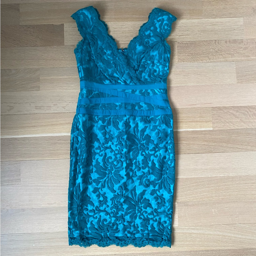 Tadashi Shoji - Embroidered Lace Sheath Dress - size 12 - Picture 3 of 8